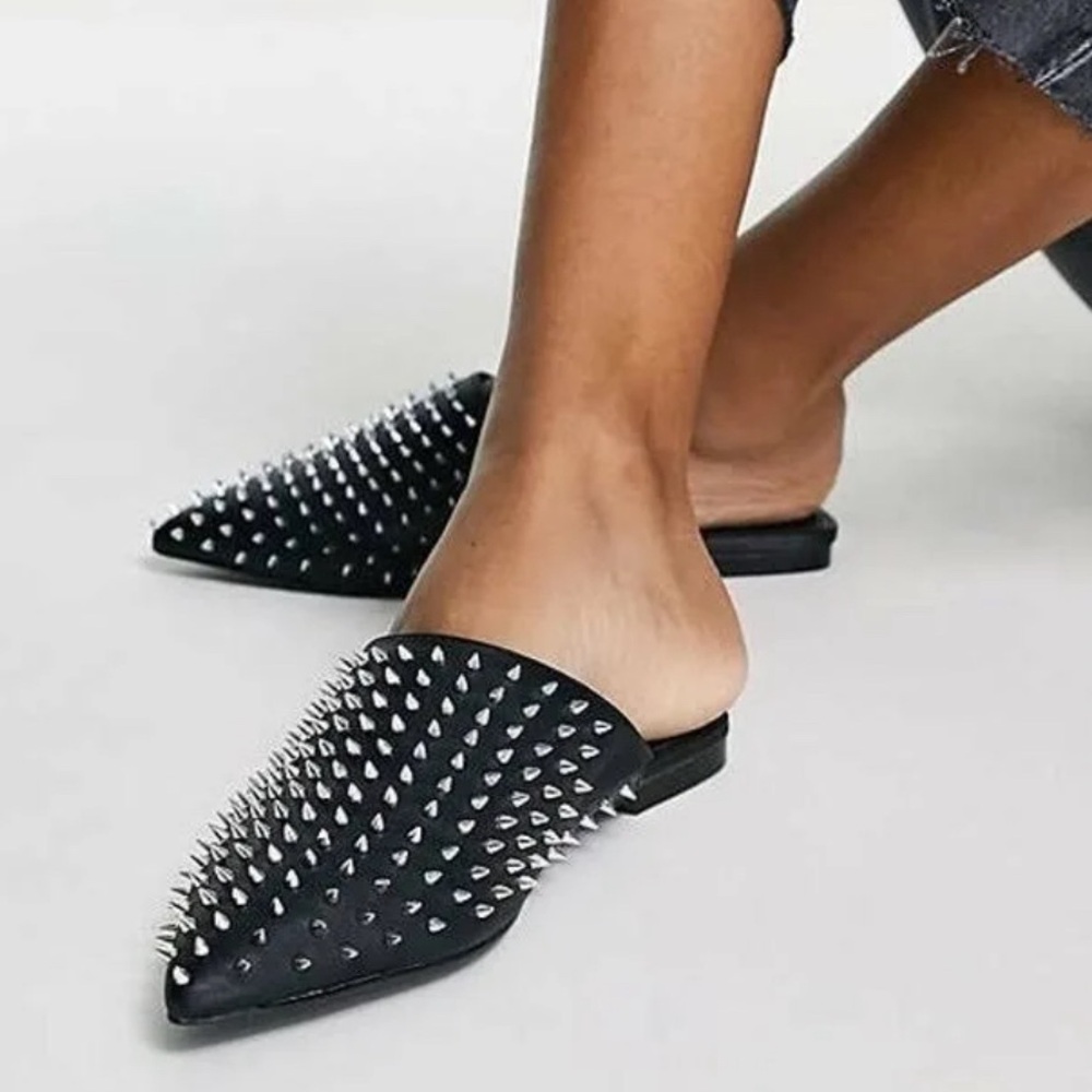 Steve Madden Pinpoint Slip On Studded Black Mules - Size 7.5 - New